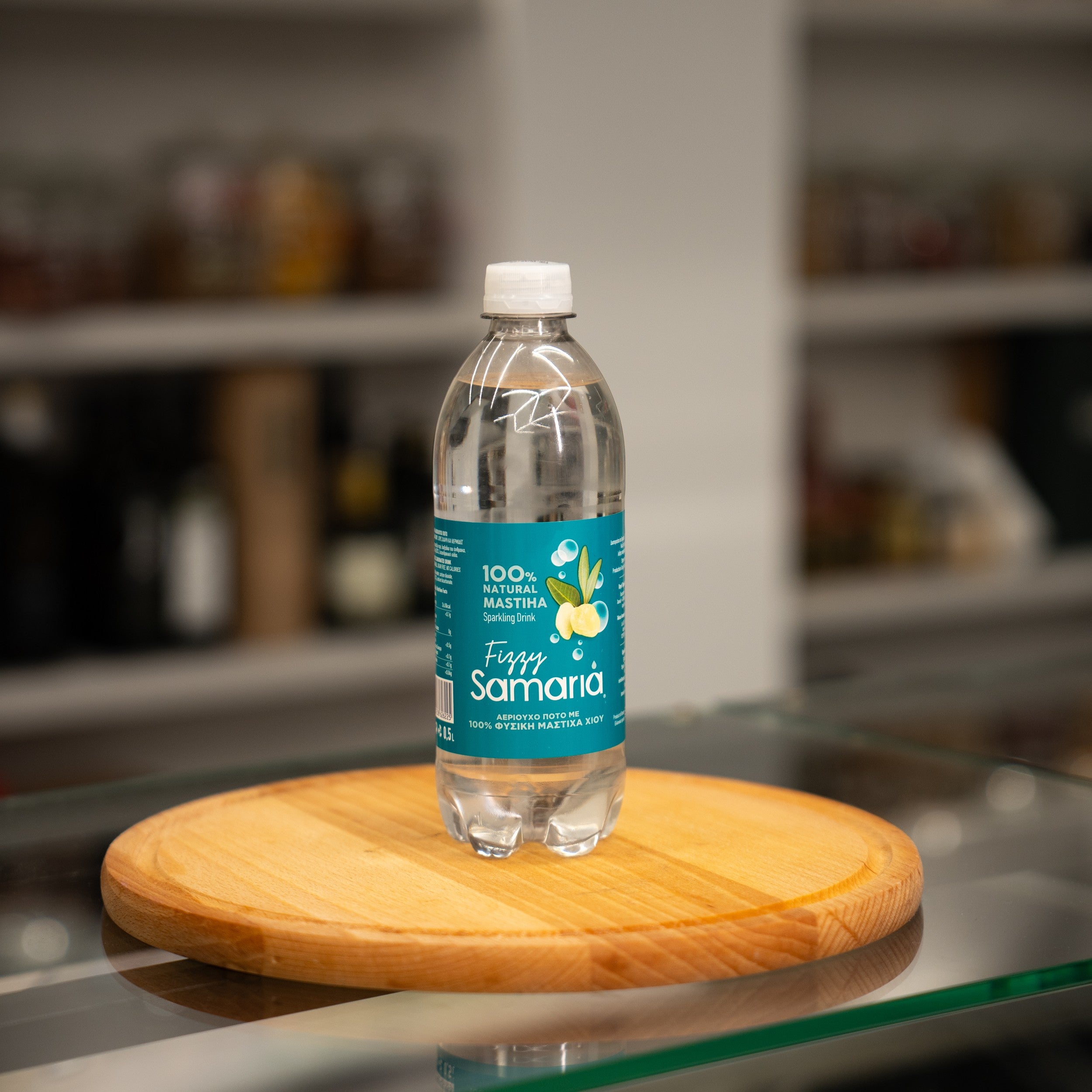 Woda gazowana z mastichą  0,5 L